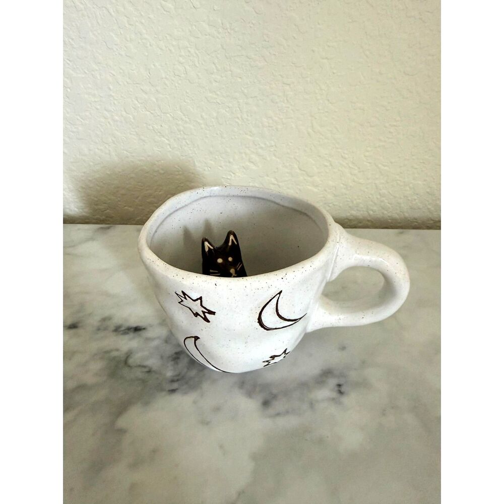 Urban Outfitters UO Home Celestial Peekaboo Dog Mug Stoneware Perfect Condition